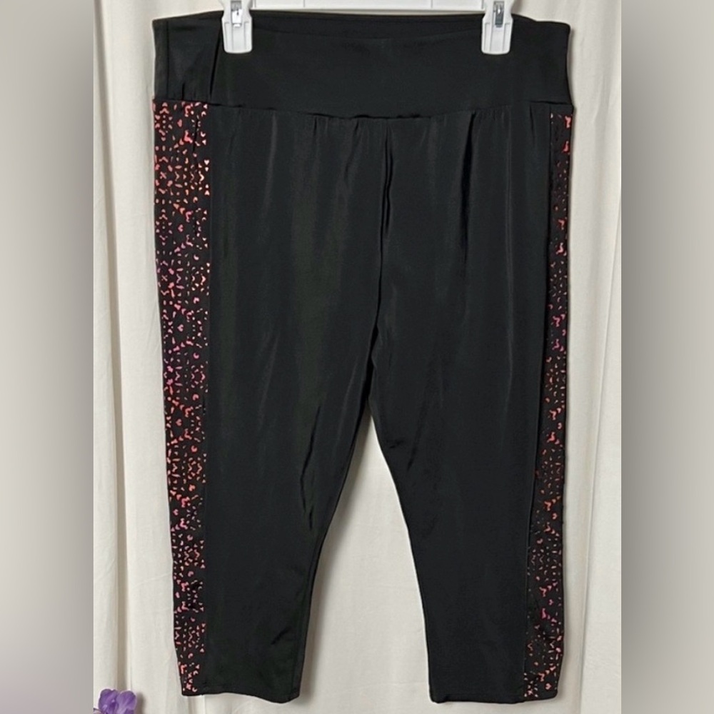 Swimsuits For All Aquabelle Black and Pink Patterned Capri Swim Leggings Size 20